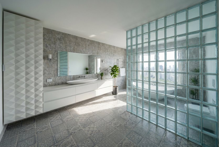 Mid-century bathroom