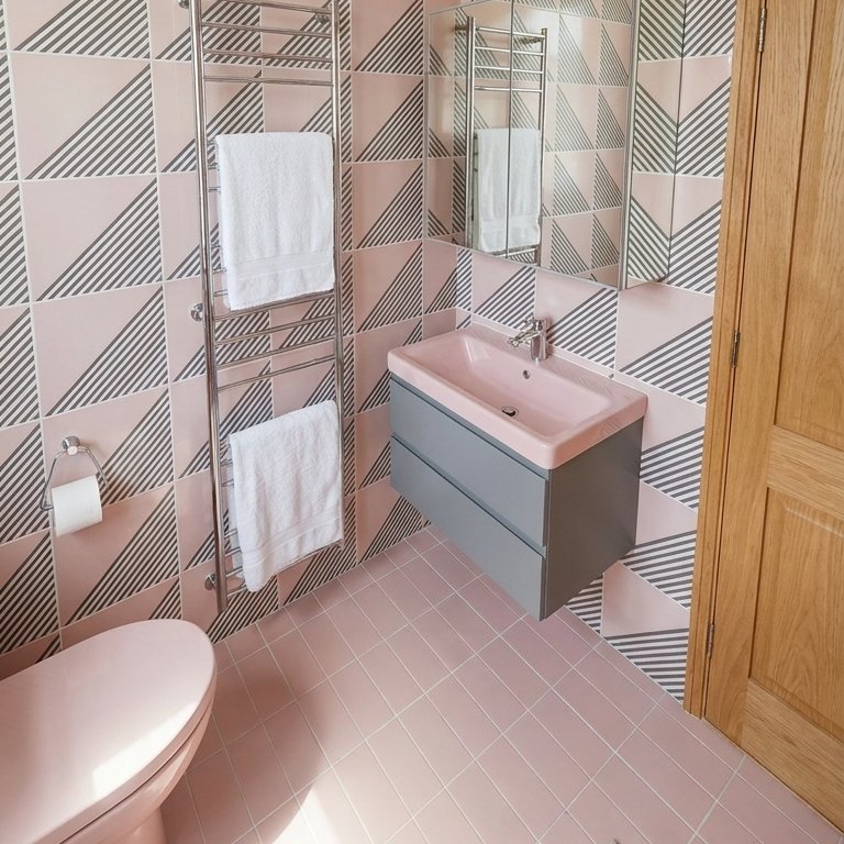 Memphis bathroom