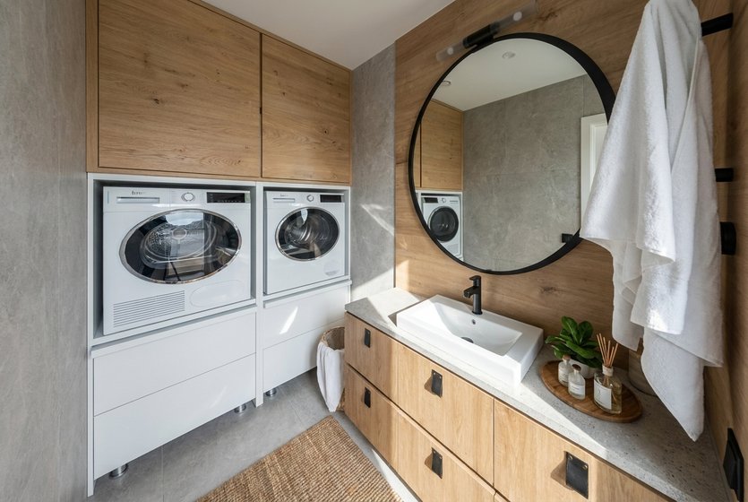 Mid-century laundry room